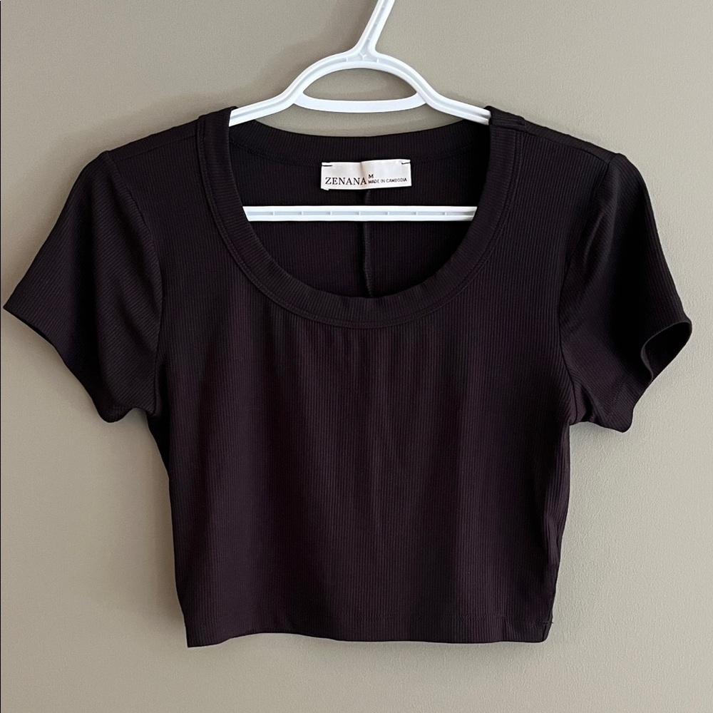 Zenana Outfitters Black Ribbed Short Sleeve Crop Top size medium